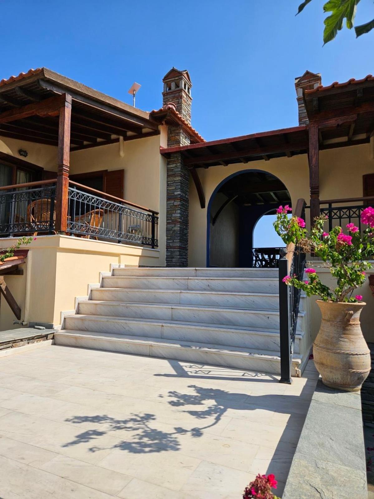 Mpalmpanas Villas Ierissos Exterior photo
